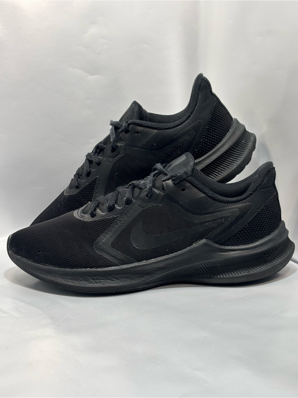 Nike Downshifter 10 Women's Size 7. 5 All Black Running Walking Shoe CI9984-003